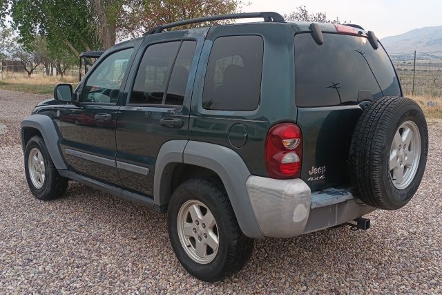 2006 LIBERTY SPORT 4X4 (17).jpg